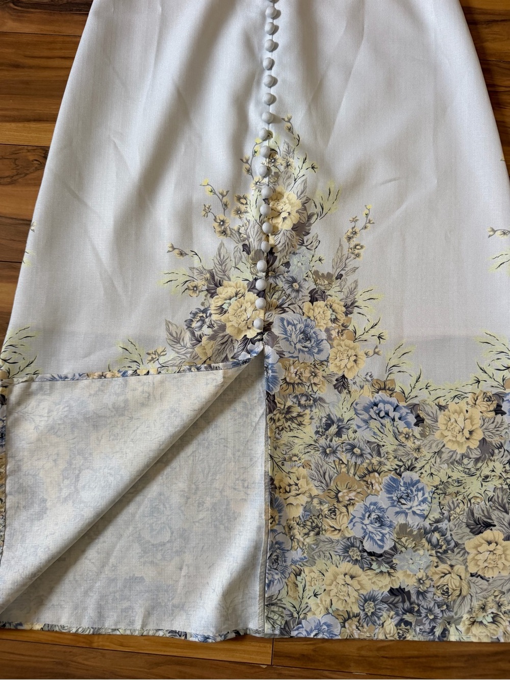 Carisa Cottagecore Floral V-Neck Puff Sleeve Midi Dress - Picture 2 of 10